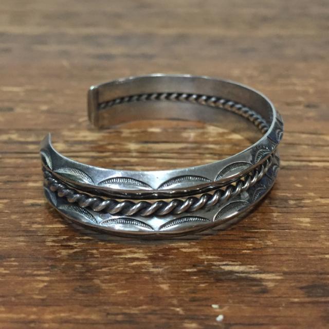 50\'s Vintage Navajo Navajo group twist rope double triangle bangle STERLING stamp stamp Work 50 period 