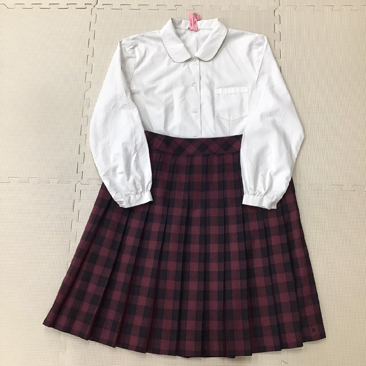 O318/(中古)兵庫県 農業高校 女子制服2点 /大きめ/特大/LL/W78/丈60/20本/半袖ブラウス/夏スカート/しもかわ/赤系/チェック柄/学生服_画像1