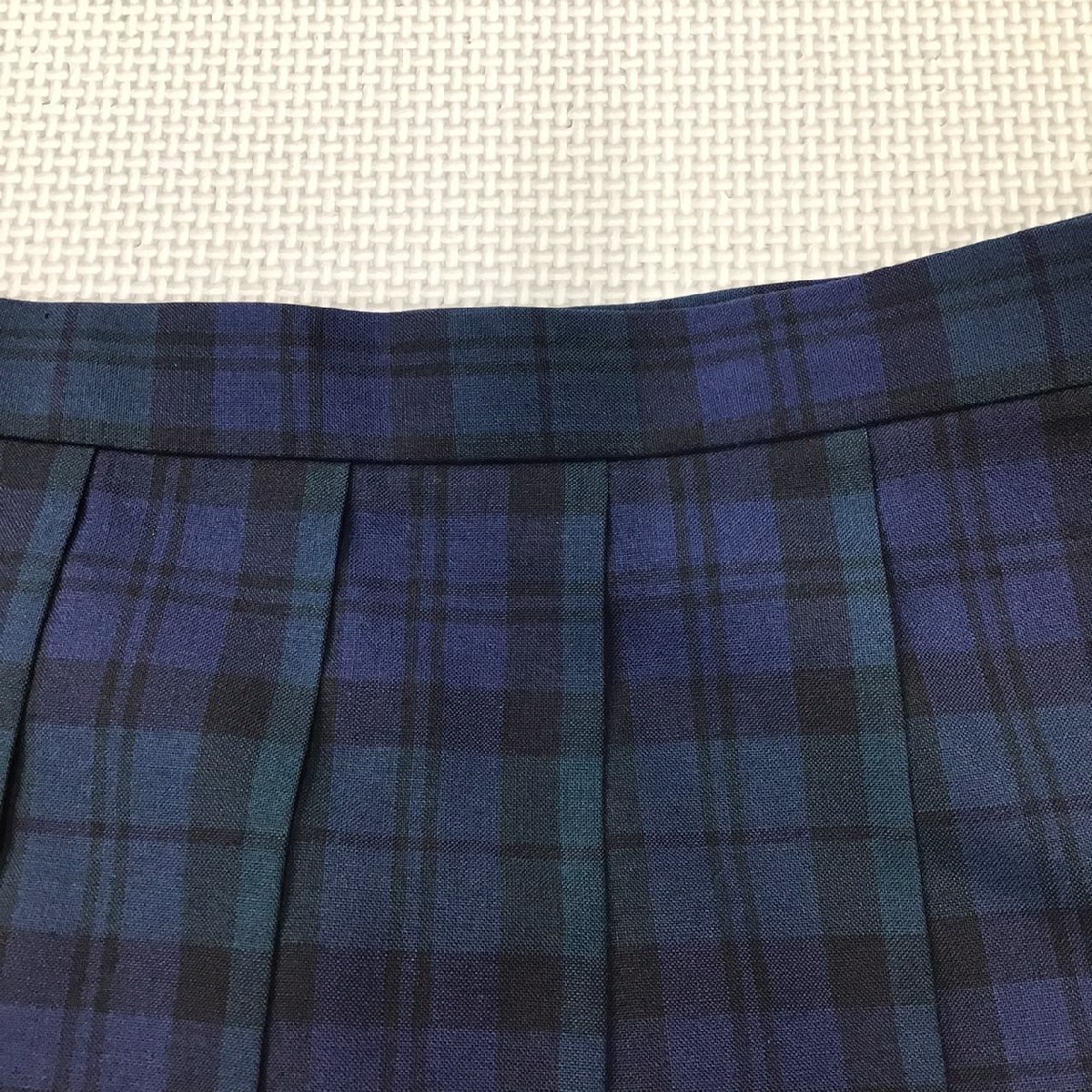 O327/(中古)兵庫県 播磨高校(姫路女学院) 女子制服1点 /旧制服/大きめ/W77/丈60/夏スカート/緑系/チェック柄/HARIMA/夏服/女子学生/学生服_画像4