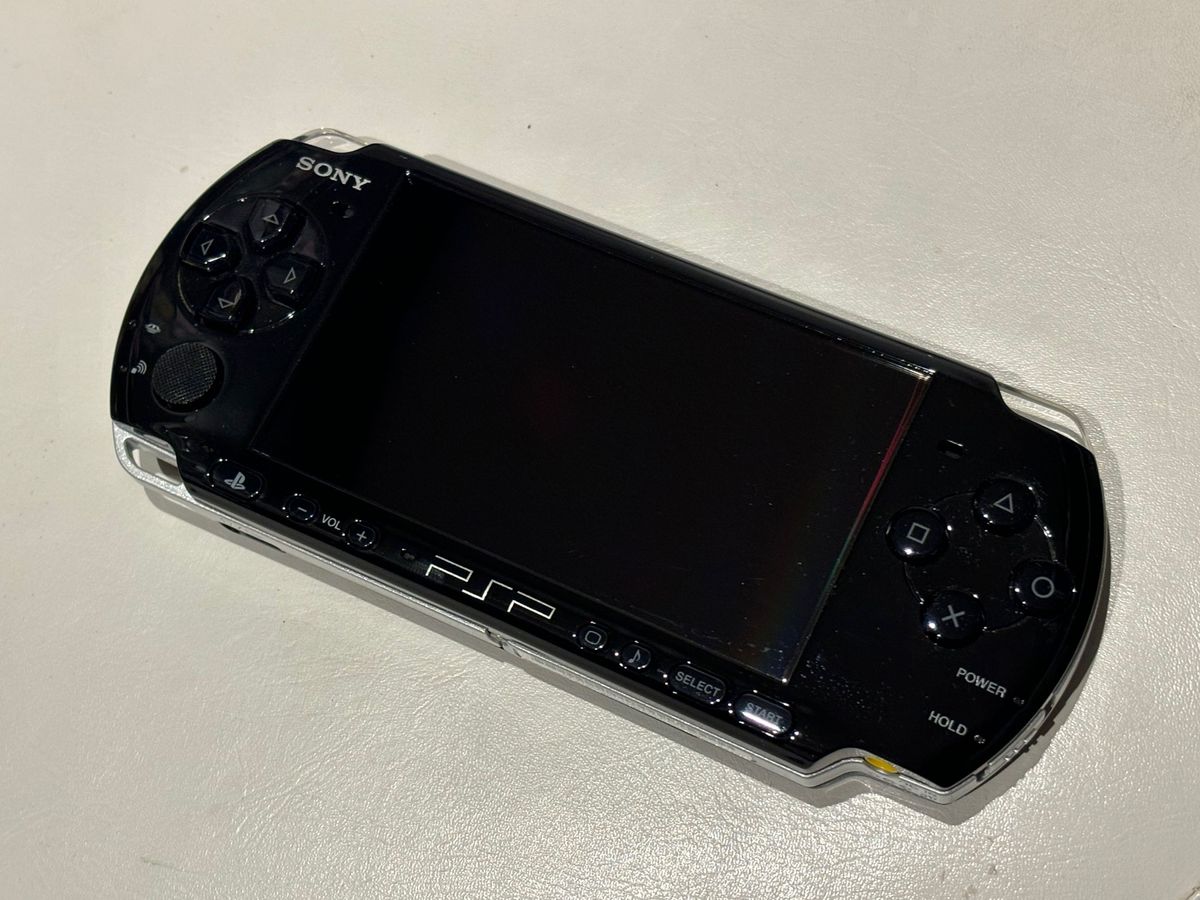美品 PSP プレイステーションポータブル SONY ピアノブラック 動作 