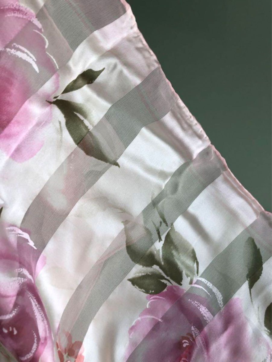 ミラショーン　milaschon　スカーフ　シルク　絹　ピンク　光沢　シースルー 花柄 シルクスカーフ