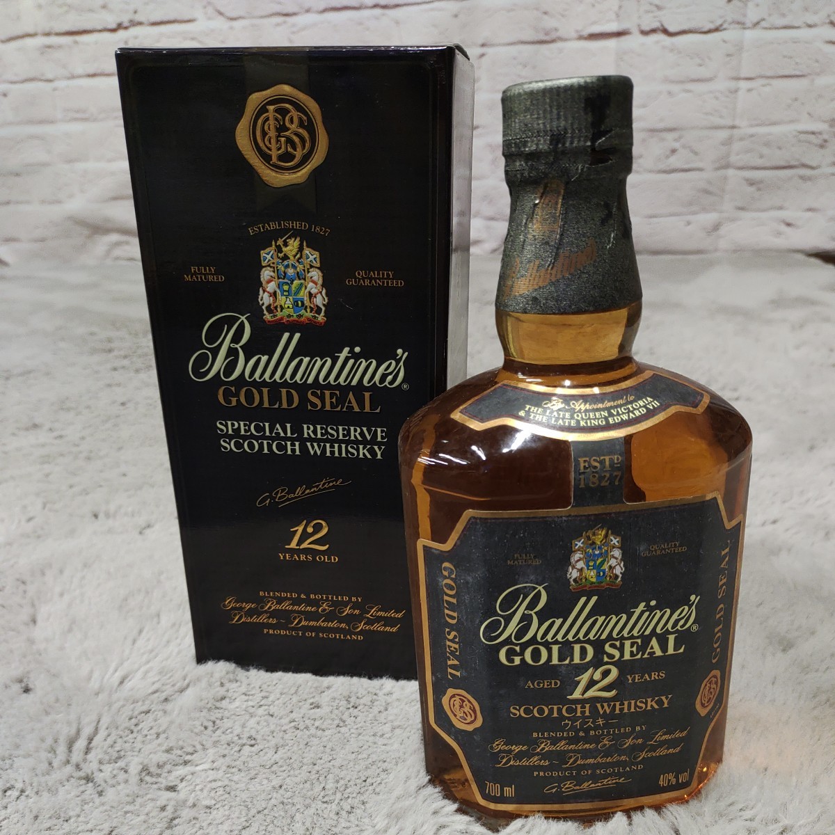 ASG11254 未開栓Ballantines バランタイン 12年 ゴールドシール スコッチウイスキー 7０0ml 4０％ 箱付き GOLD SEAL_画像1