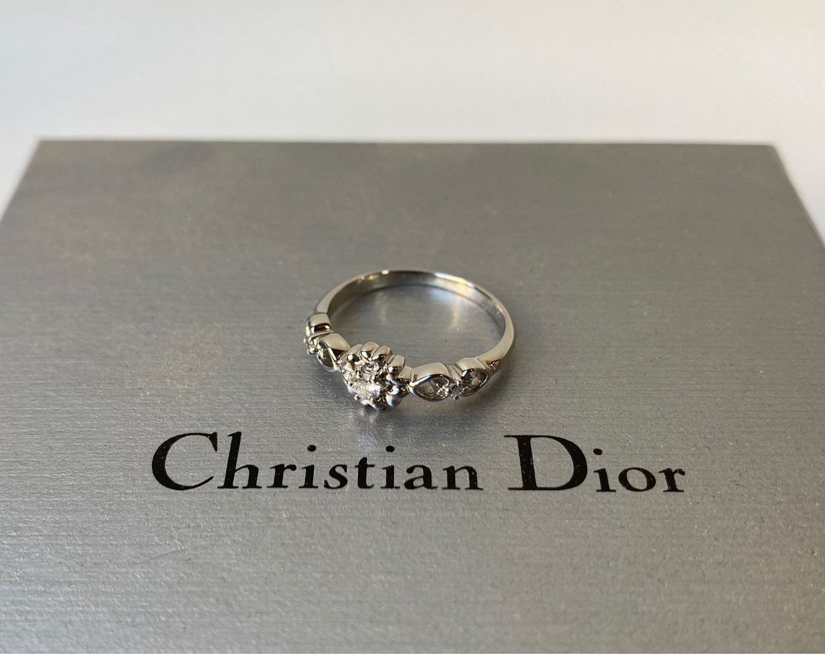 Christian Dior  クリスチャン・ディオール　3Pダイヤモンド　フラワー　インフィニティ　プラチナリング　PT900