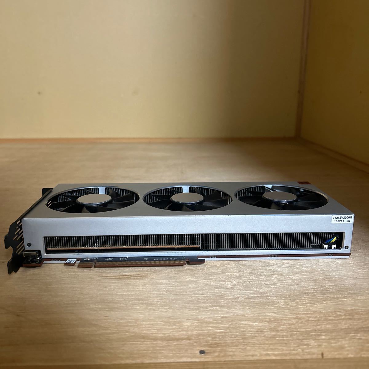 中古動作品 Radeon Vii 16GB グラフィックボード AMD GPU_画像5