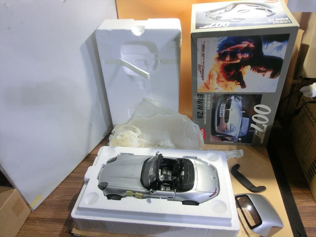 T【ヤ3-92】【100サイズ】京商 1/12 BMW Z8 シルバー 007 ボンドカー 08601S/動作不良ジャンク品/※傷汚れ・外箱傷み有_画像1