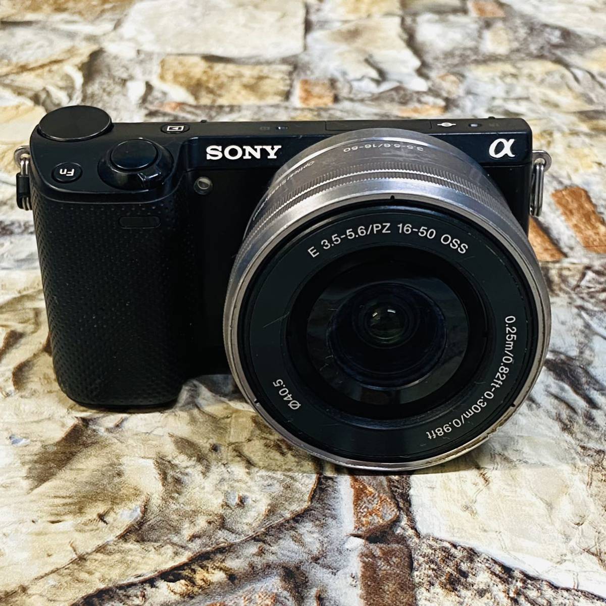 SONY ソニー α NEX-5T ミラーレス一眼 カメラ ボディ レンズE 3.5-5.6/PZ 16-50 oss SELP1650 バッテリーなし動作未確認済みジャンク品_画像1