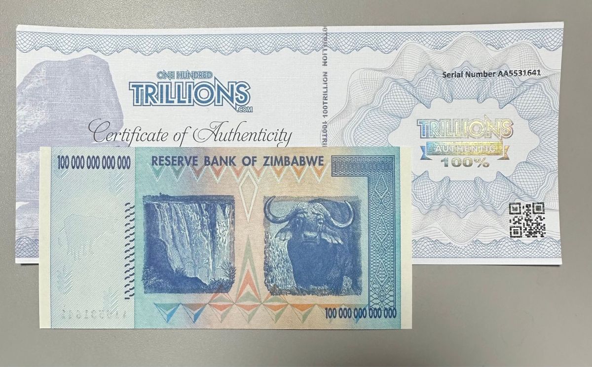ジンバブエ100兆ドル紙幣2枚