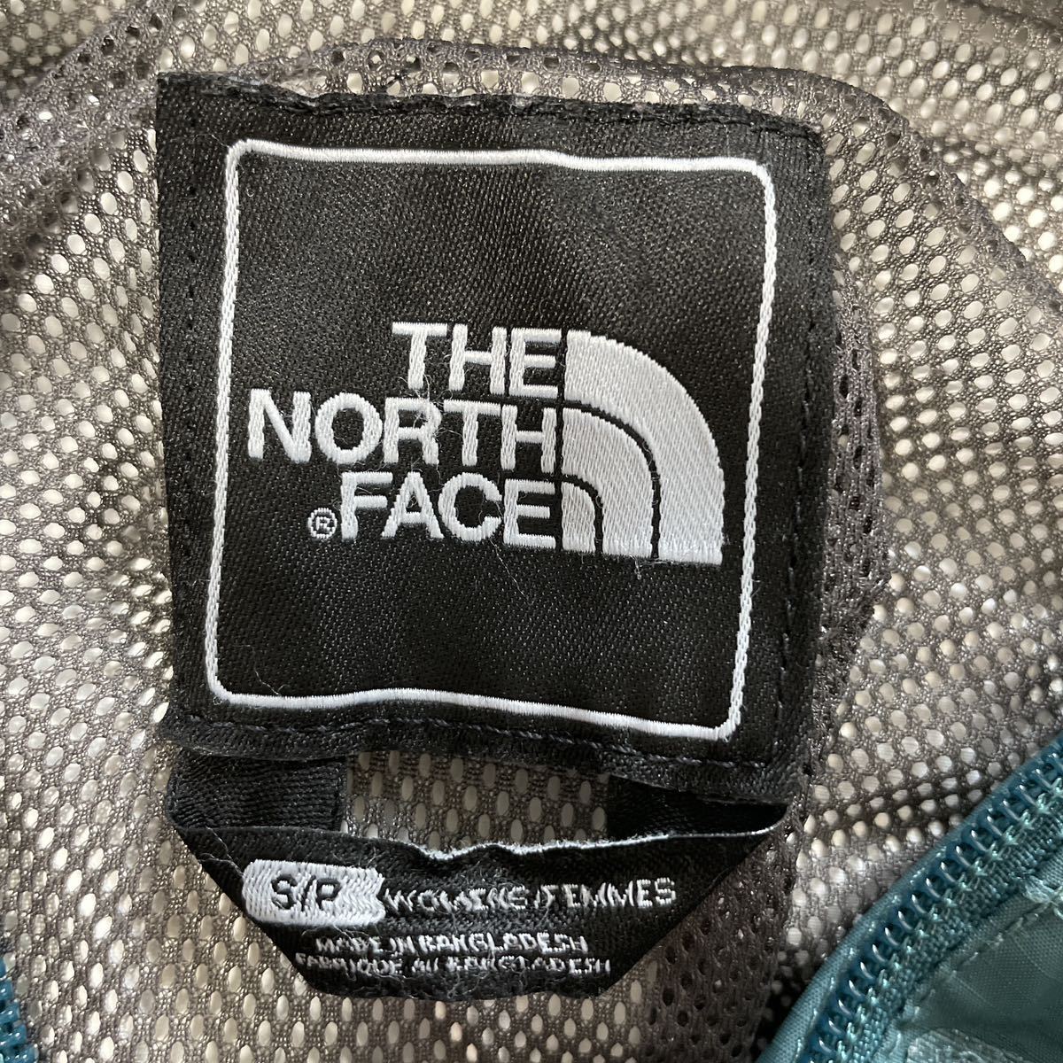 THE NORTH FACE ザノースフェイス　撥水加工　くすみグリーン　マウンテンパーカー ナイロンジャケット サイズSウィンドブレーカー_画像10