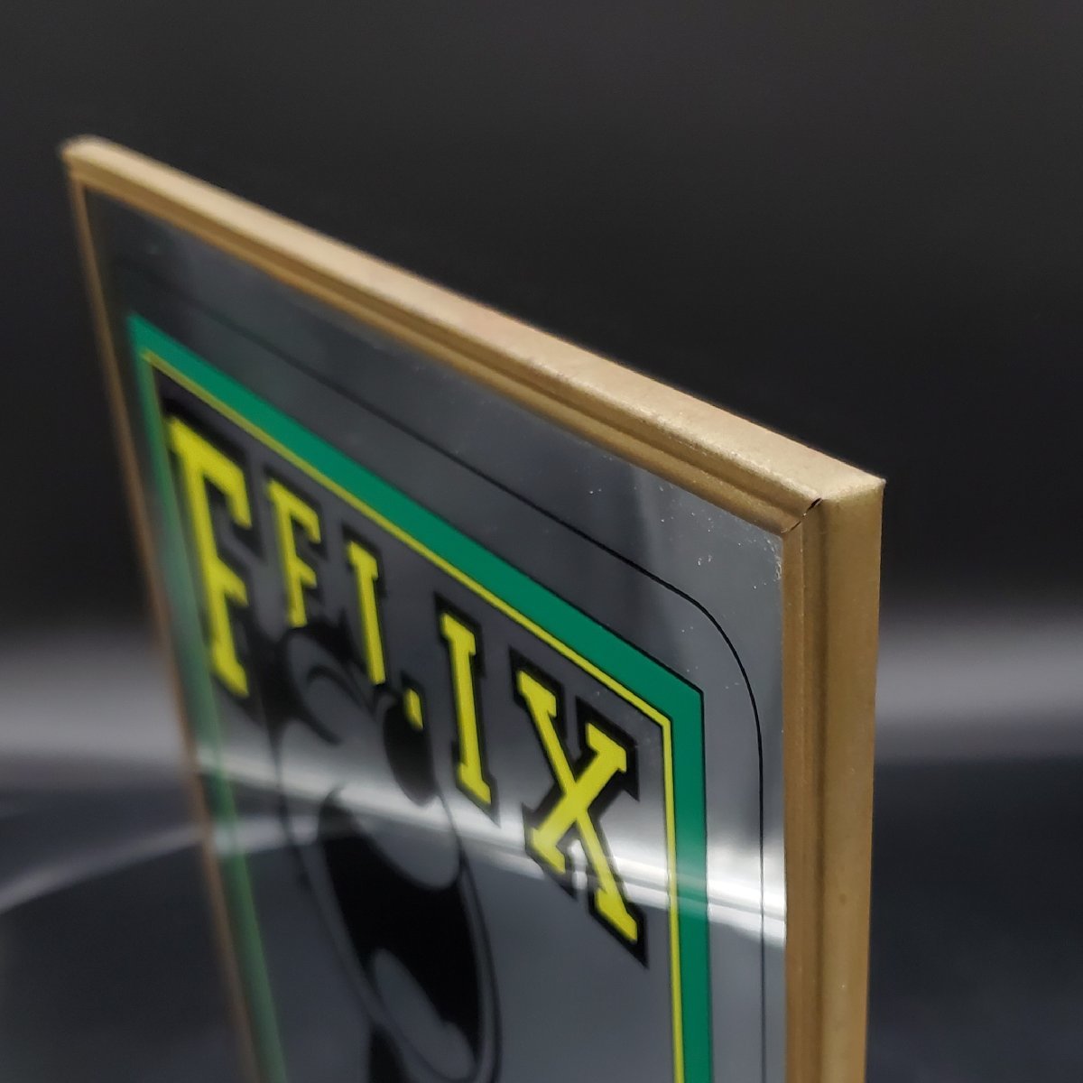 【宝蔵】FELIX THE CAT フィリックスザキャット パブミラー 壁掛け 鏡 約30.5cm×45.6cm 鏡面左下割れあり_画像7