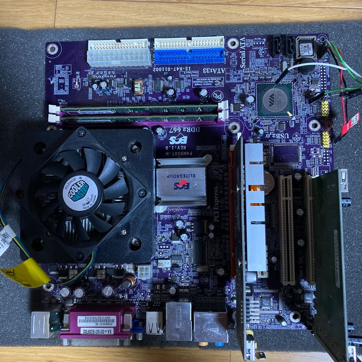 MicroATX ECS P4M900T-M REV1.0 C2D 6420 DDR2 4G ZOTAC GT610 おまけ付マザーボード CPU _画像1