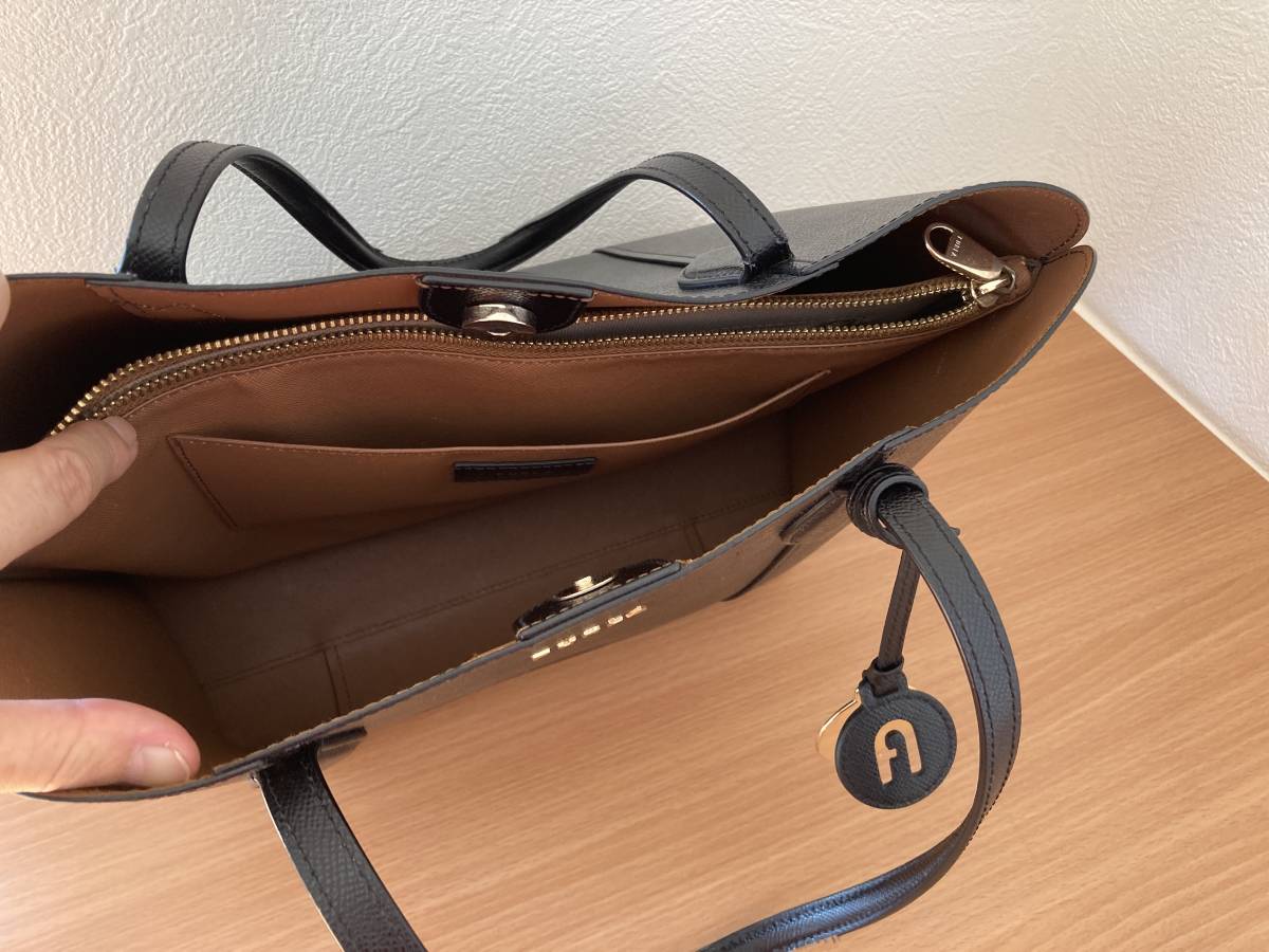 FURLA フルラ 皮革製 バック 鞄 黒 ブラック トートバッグ 本革 FURLA フルラ 皮革製 バック 鞄 黒 ブラック トートバッグ 本革