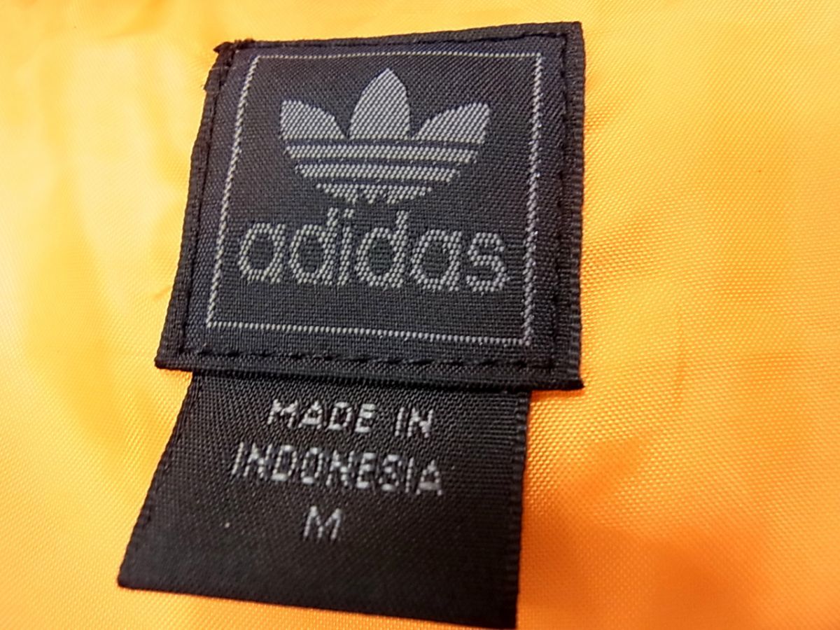 ◇adidas アディダス 中綿入り(エコダウン) ジップベスト バックＶカット メンズ アウトドア スポーツ 1円スタート_画像5