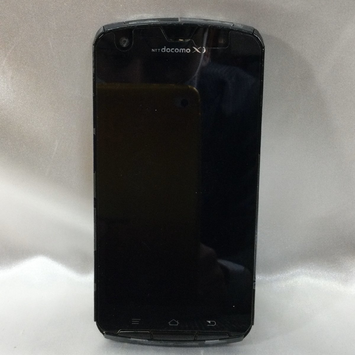 【ジャンク/インボイス登録店/TO】docomo ドコモ ARROWS F-10D & Disney Mobile DM-01H スマートフォン 2台おまとめ 部品取り　MZ1114　_画像6