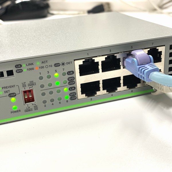 @S1162 残り9台 中古 簡易動作確認済み Allied Telesis AT-GS910/8 8 Port Gigabit Switch ノンクレームノンリターン_画像3