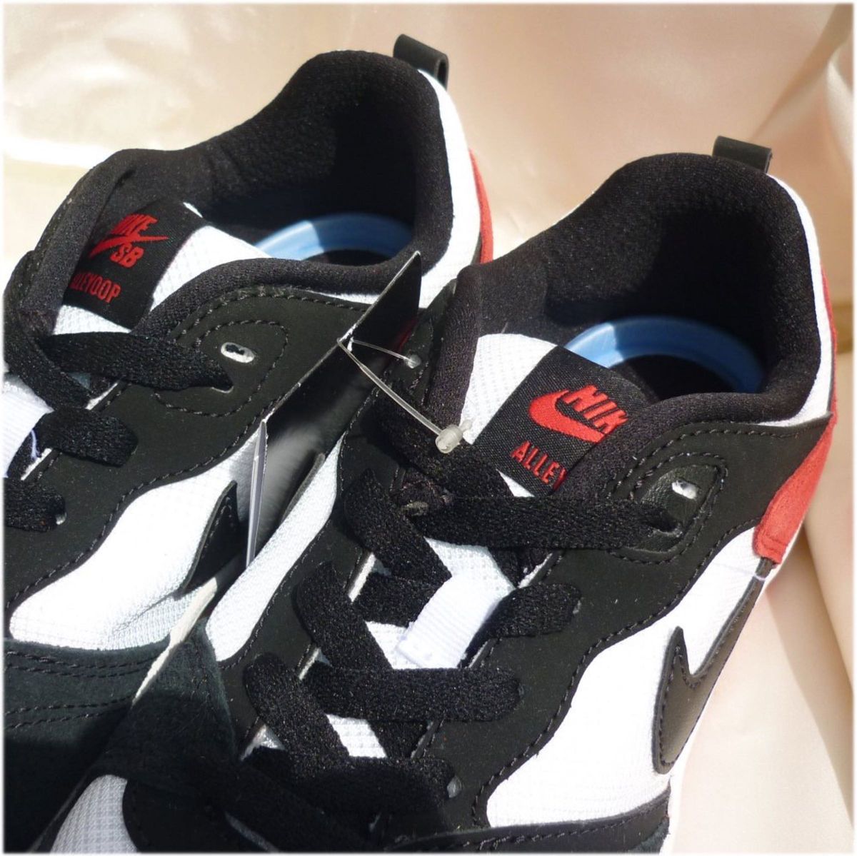 新品未使用26 5cmナイキ NIKE SB アリウープ メンズスニーカー 新品未使用26 5cmナイキ NIKE SB アリウープ メンズスニーカー