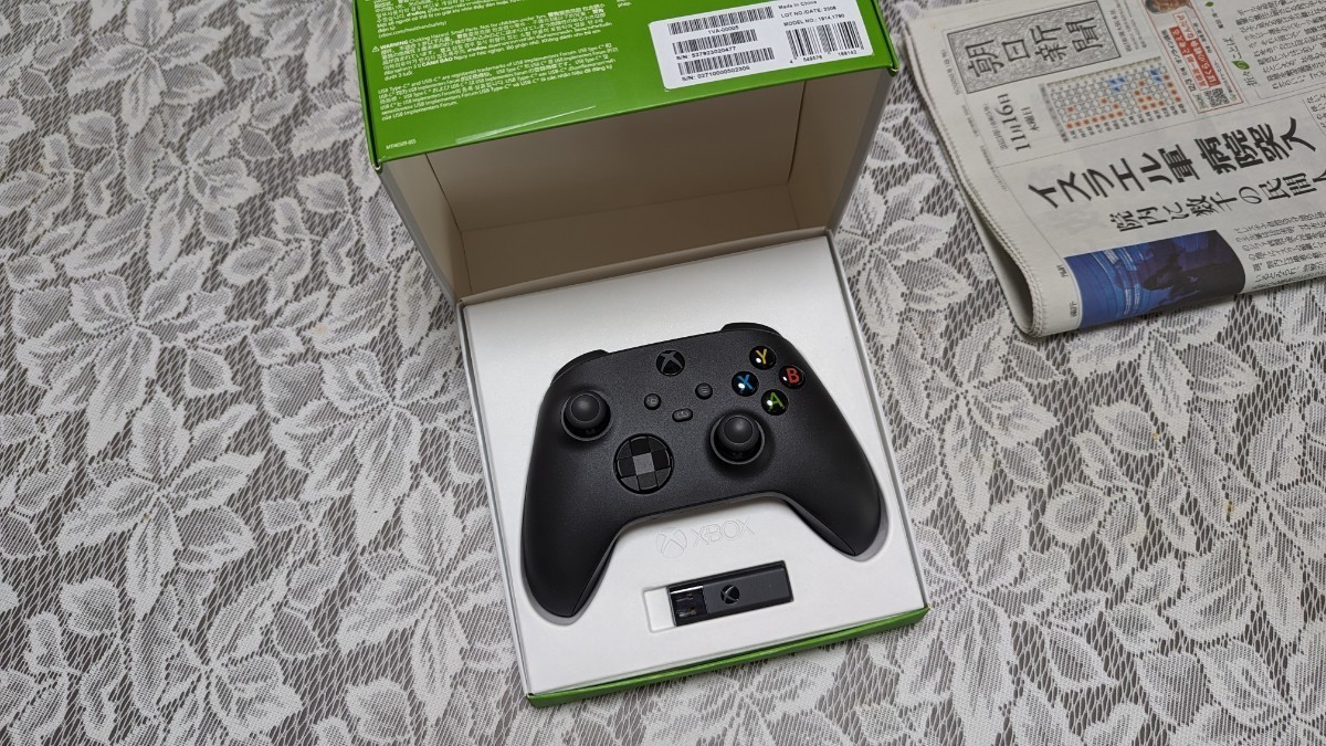 【純正品】Xbox ワイヤレス コントローラー + ワイヤレス アダプタ for Windows、純正充電用バッテリー_画像3