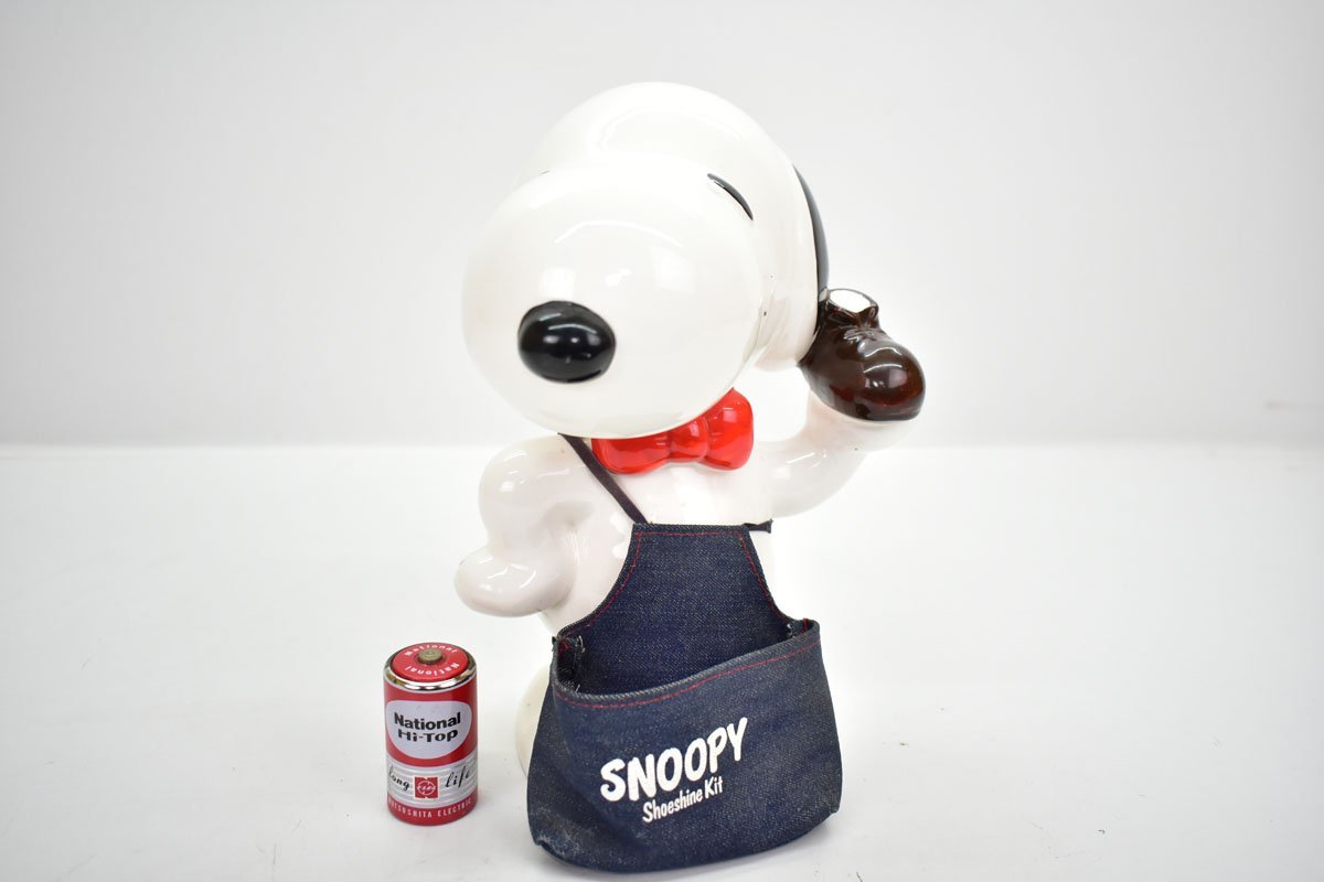 希少 1966 陶器製 オールド スヌーピー 靴磨き入れ 置物 高さ25cm [ピーナッツ][SNOOPY][Shoeshine Kit][エプロン姿][ビンテージ][当時物]_画像2