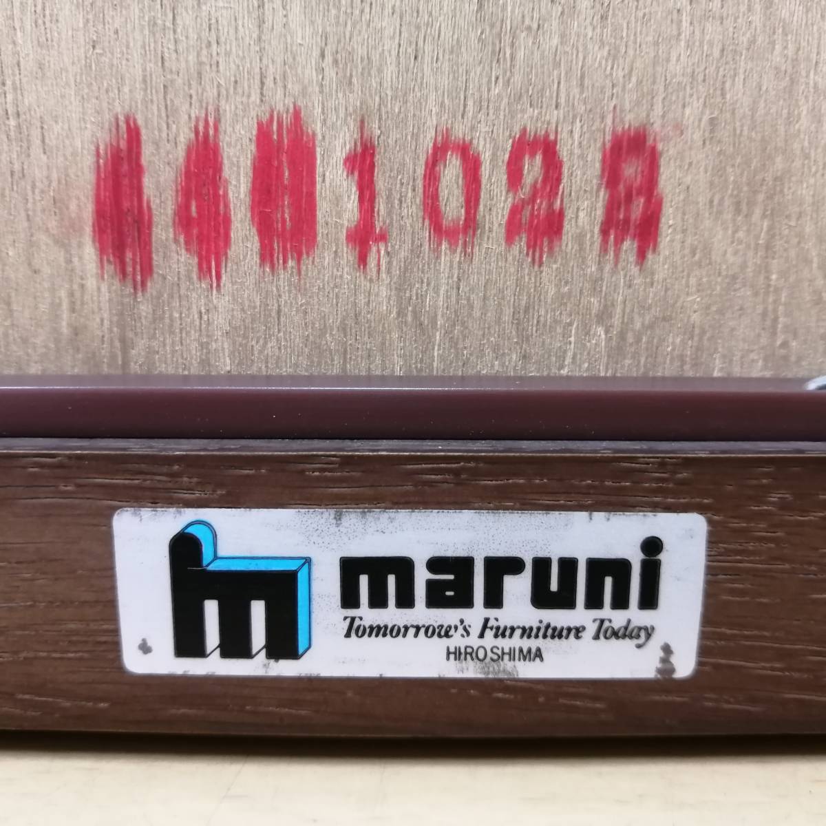 ☆23112401　maruni　マルニ　壁掛けミラー　鏡　ウォールミラー　木枠　重厚感　サイズ約72cm×54cm　長方形　無垢　シンプル_画像10