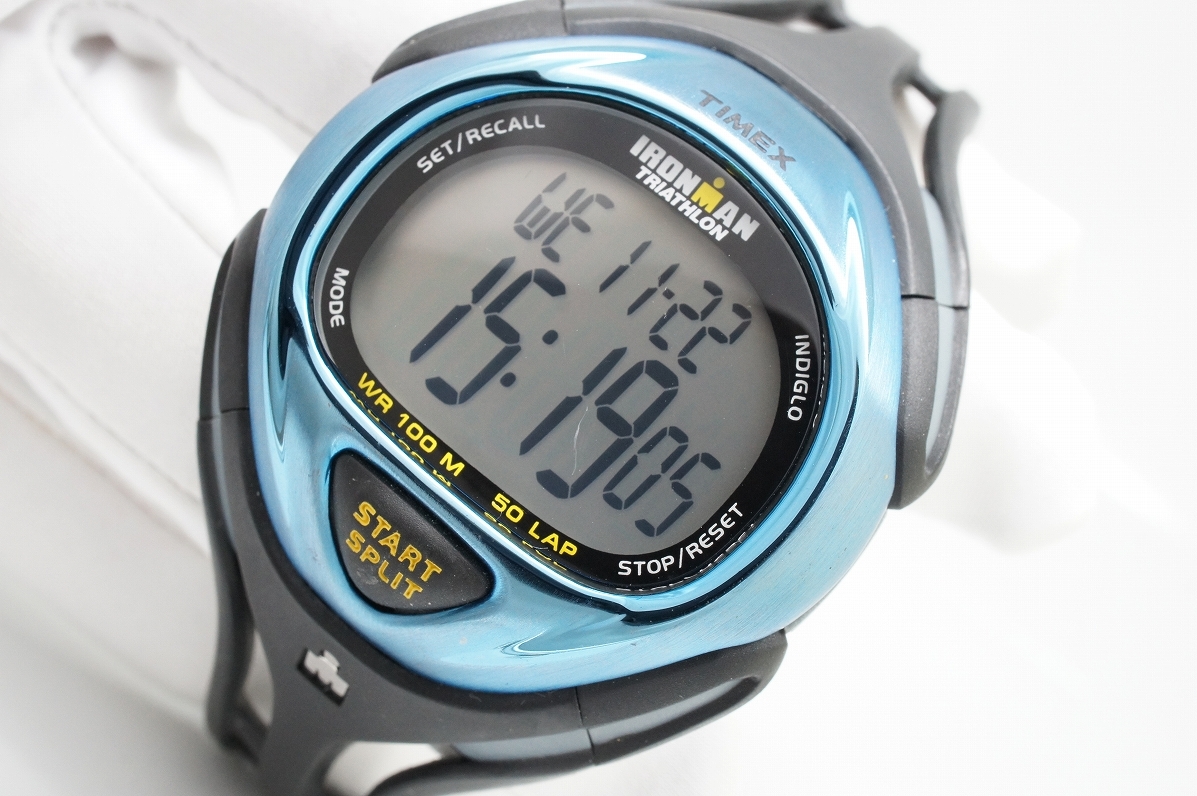 K114●作動良好 TIMEX タイメックス IRONMAN アイアンマン CR2016 デジタル メンズ腕時計 シルバー お洒落 クォーツ_画像2
