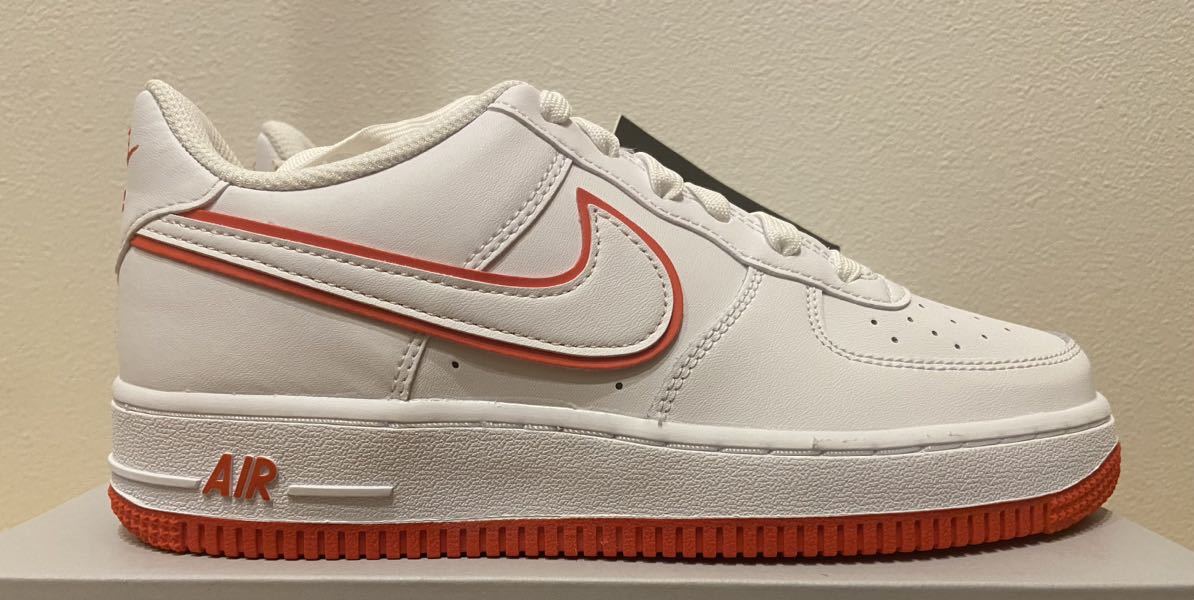 即決23.5cm NIKE AIR FORCE 1 GS WHITE PICANTE RED ナイキ　エアフォース1 新品国内正規品_画像2