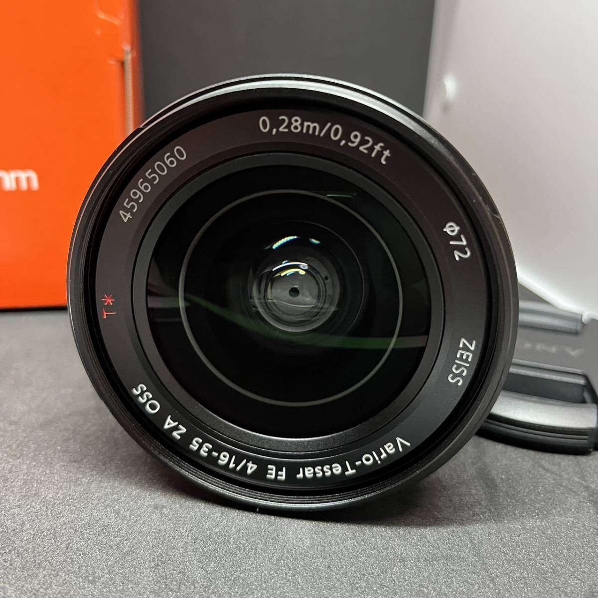 【美品】SONY/ソニー/広角ズームレンズ/フルサイズ/Vario-Tessar T/FE 16-35mm/デジタル一眼カメラα[Eマウント]用 純正レンズ/SEL1635Z_画像2