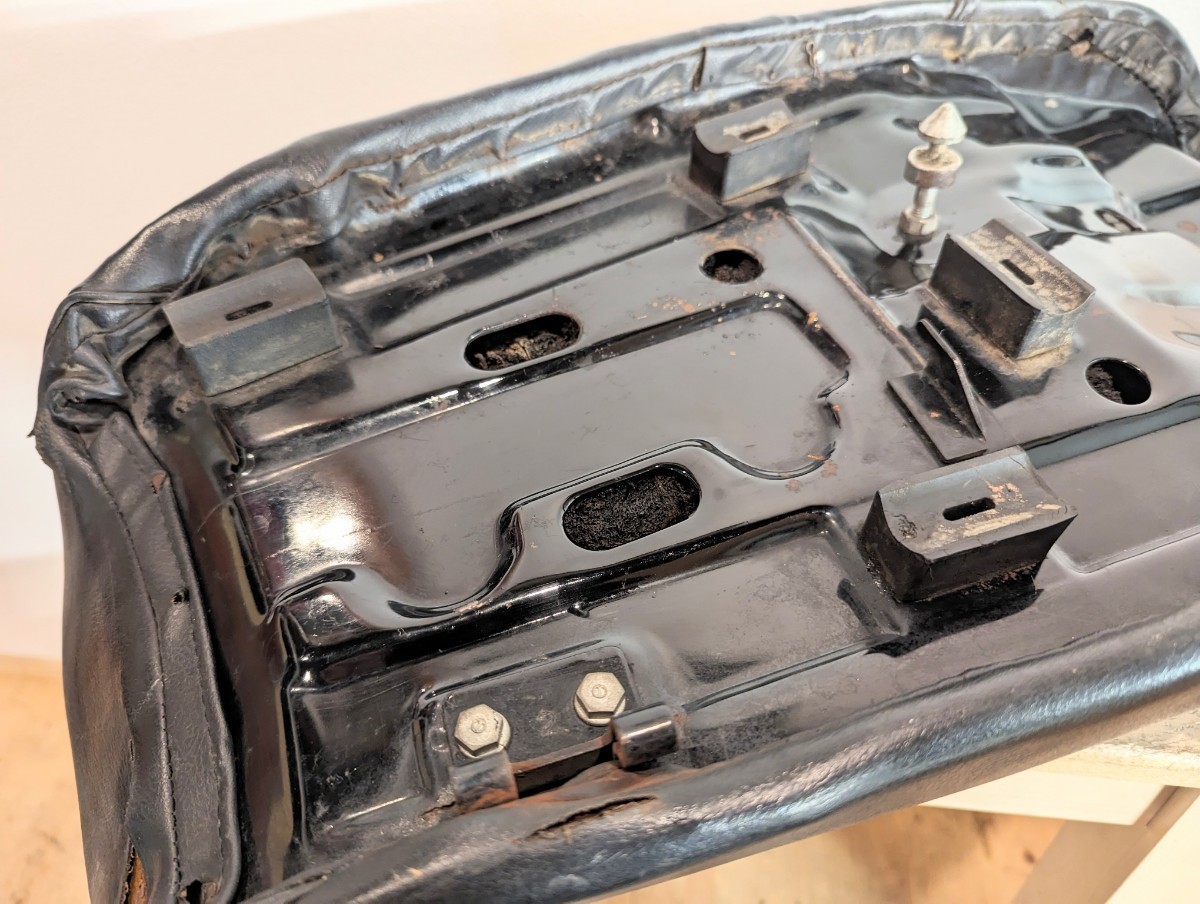 Z1 Z2 純正シート 初期型 黒スポ 当時物 カワサキ 純正 ノーマル