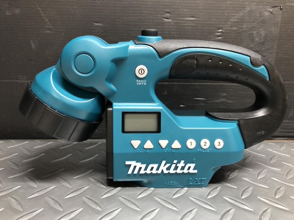 014〇未使用品・即決価格〇マキタ makita 充電式ライト付ラジオ MR050 本体のみ_画像3