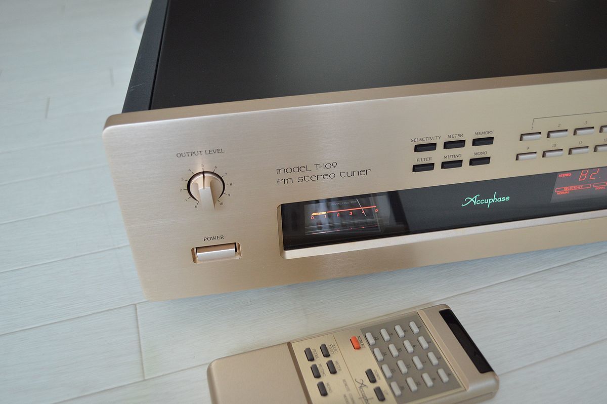 Accuphase Accuphase T-109高級FM專用調諧器 原文:Accuphase 　アキュフェーズ　T-109　高級ＦＭ専用チューナー