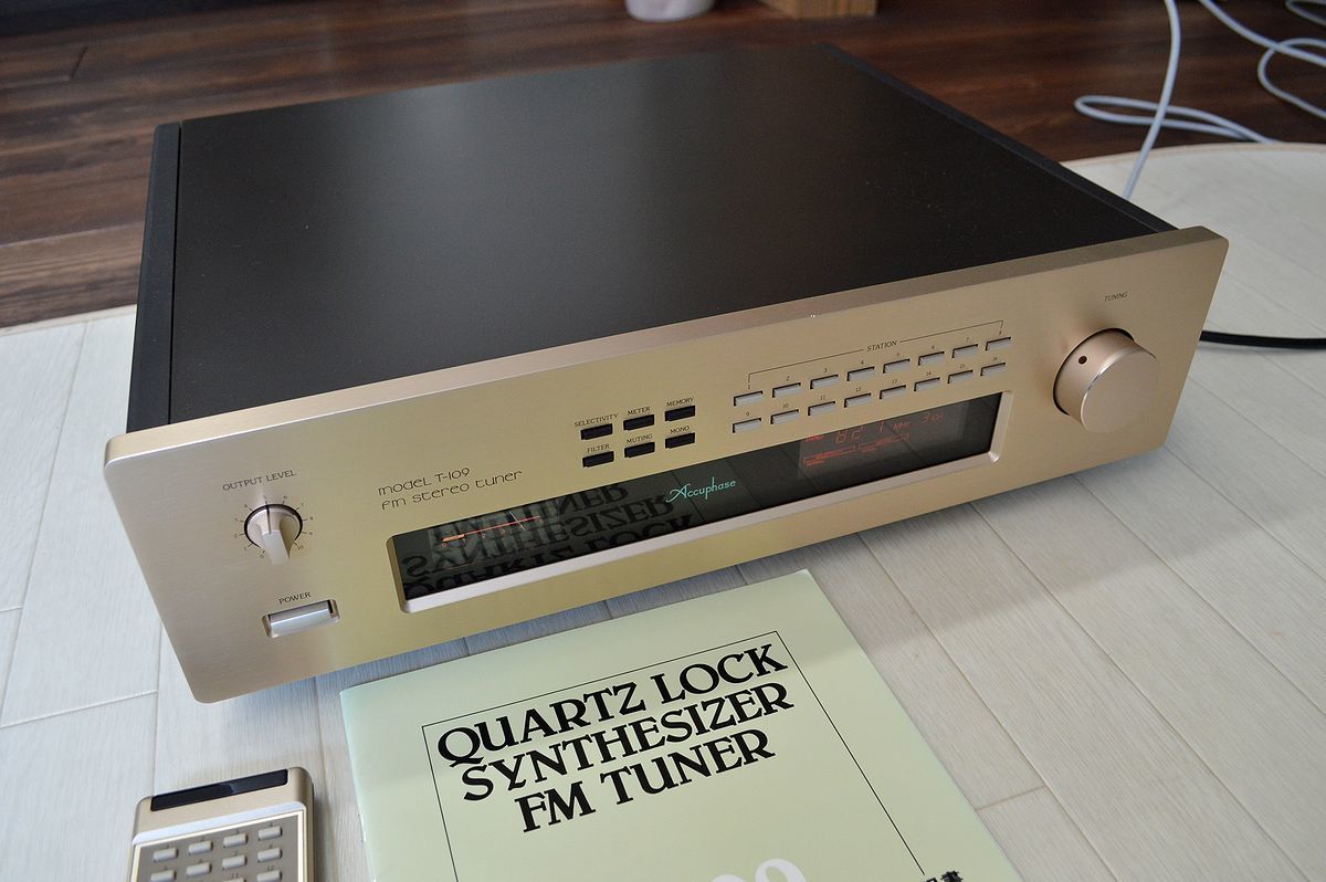 Accuphase Accuphase T-109 high class FM exclusive use tuner 