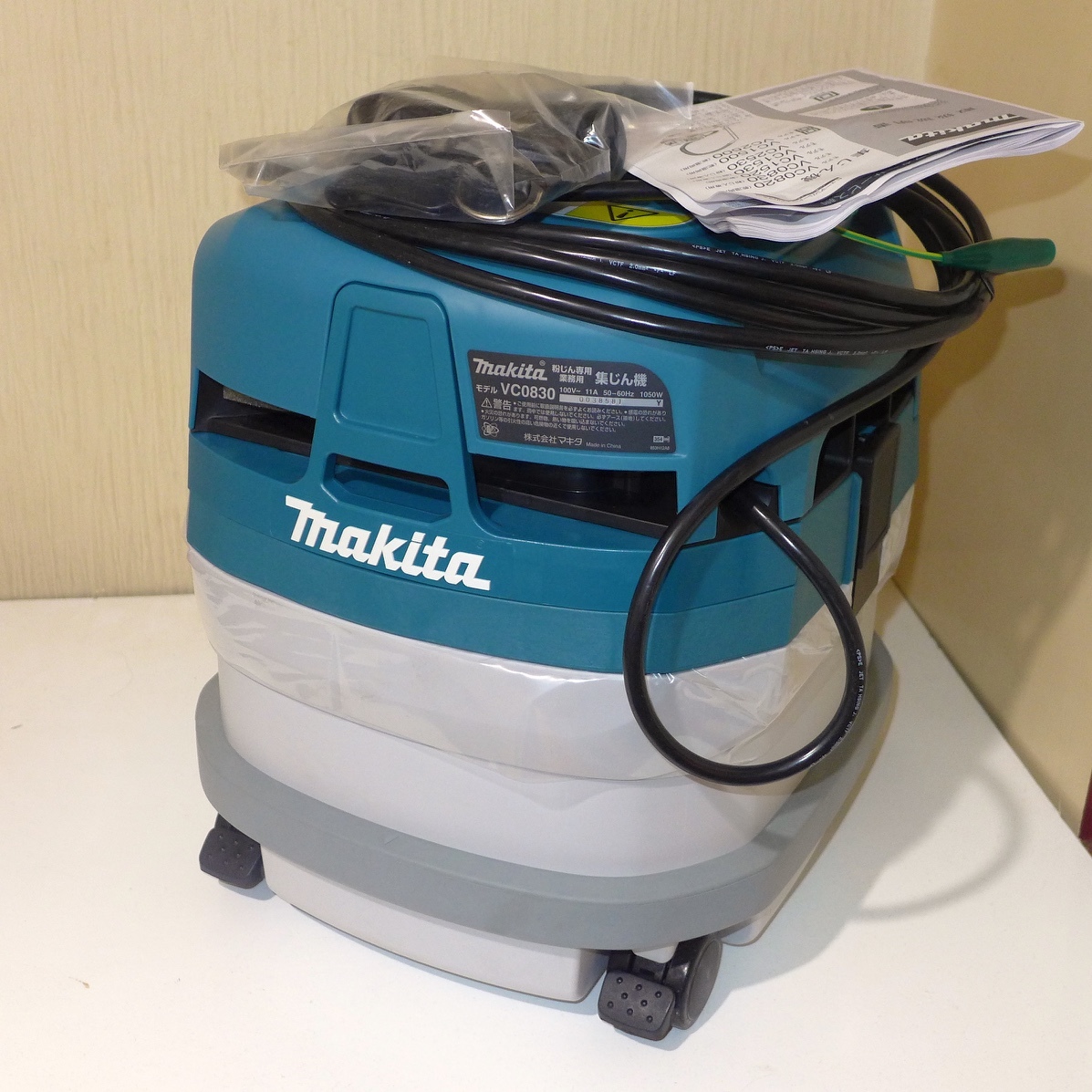 マキタ 集じん機 VC0830 新品 未使用 送料無料 集塵機 makita _画像3