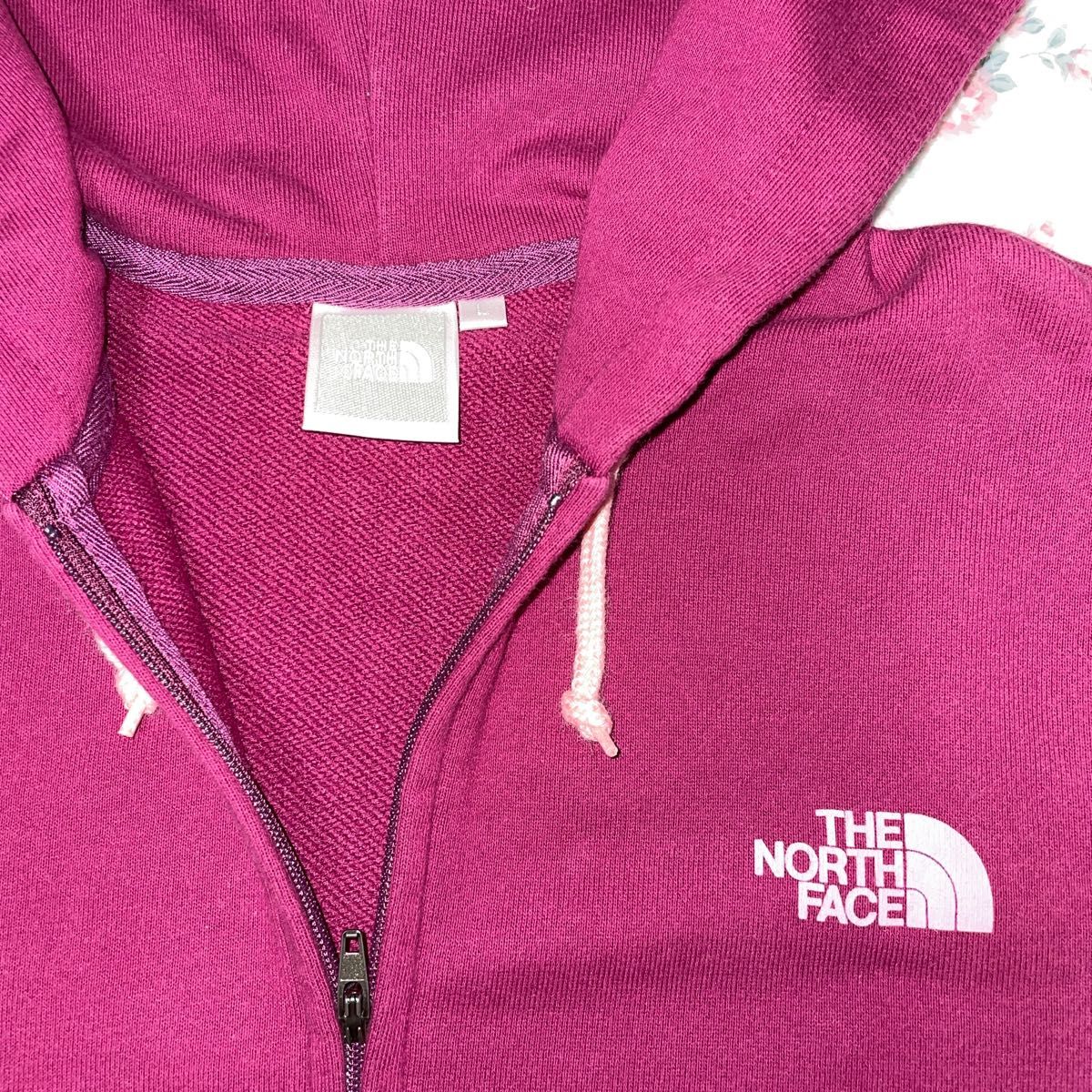 THE NORTH FACE  パーカー綿混　赤紫色　サイズM相当