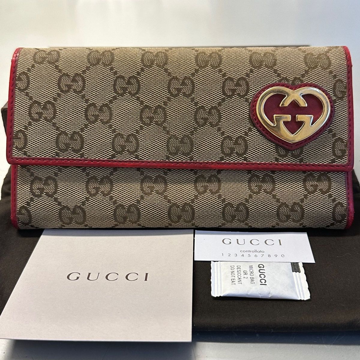 未使用に近い グッチ GUCCI 財布 長財布 GGキャンバス ラブリー 未使用に近い グッチ GUCCI 財布 長財布 GGキャンバス ラブリー