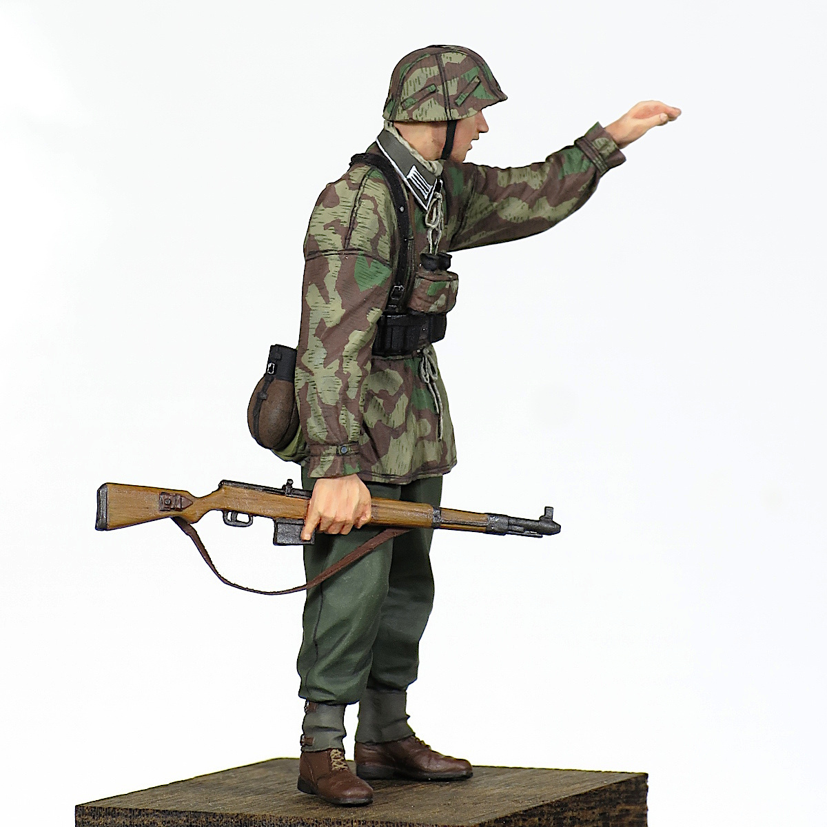 [旧作7] 完成品 1/35 フィギュア WW2 ドイツ軍 ドイツ兵 陸軍 前方を指し示す下士官 1944-1945 Painted and Built Figure 50mm_画像7