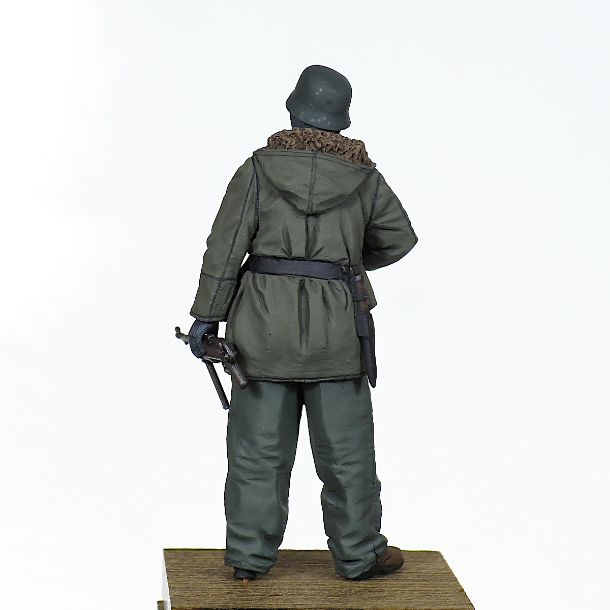 [194] 完成品 1/35 フィギュア WW2 ドイツ軍 ドイツ兵 武装親衛隊 東部戦線 戦争後期Painted and Built Figure 50mm_画像5