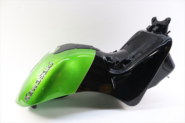 ZX-14R ABS[16ガソリンタンク　※外観に大きな損傷はありません　内部見える範囲にサビはありません]検ZZR1400｝G_画像5