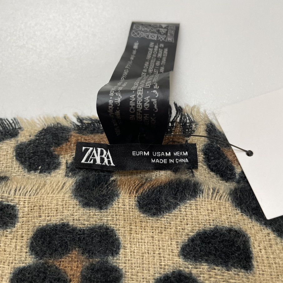 未使用品 ZARA レオパード アニマルプリントスカーフ マフラー 未使用品 ZARA レオパード アニマルプリントスカーフ マフラー