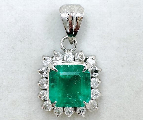 Y8892★Pt900 天然エメラルド1.39ct 天然ダイヤモンド0.32ct ペンダントトップ 2.8g 洗浄済みの画像1