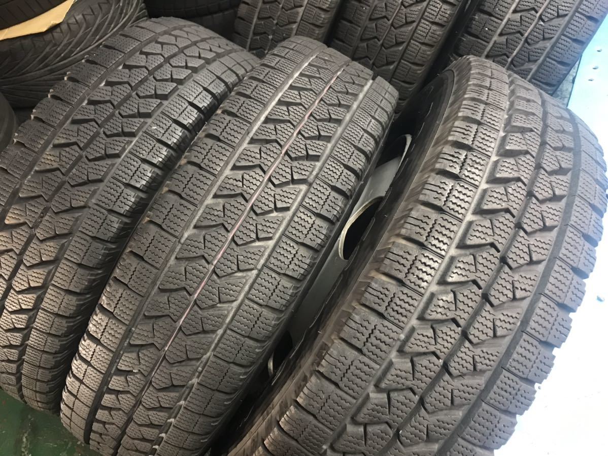 6t-76)冬 215/70R17.5 BRIDGESTONE Blizzak W979 2016年 8.5分山以上トヨタ コースター 日野リエッセII TOPY製 DF2B 6.0J PCD203.2 5穴_画像4