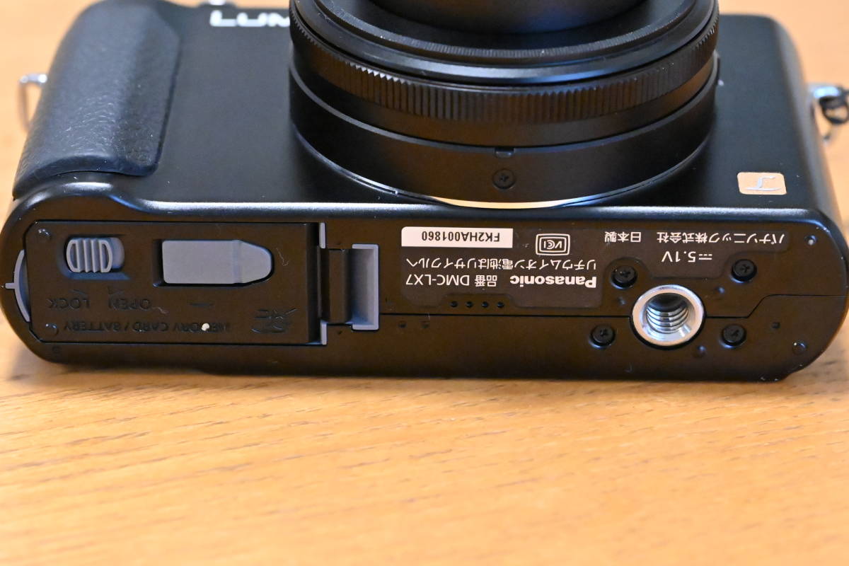 パナソニック Panasonic LUMIX DMC-LX7 ブラック　中古_画像2