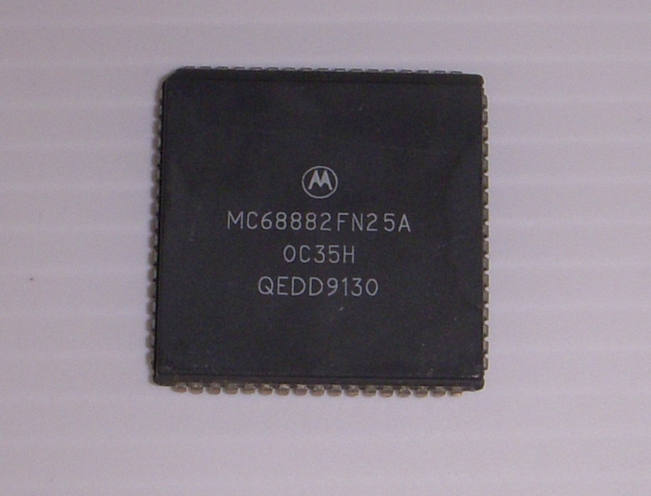【中古】MC68030FE25B MC68882FN25A 　セット_画像4