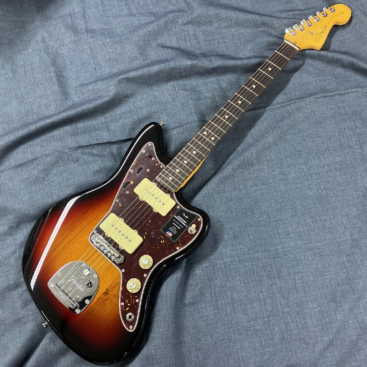 Fender American Professional II Jazzmaster 3CS крыло Jazzmaster 