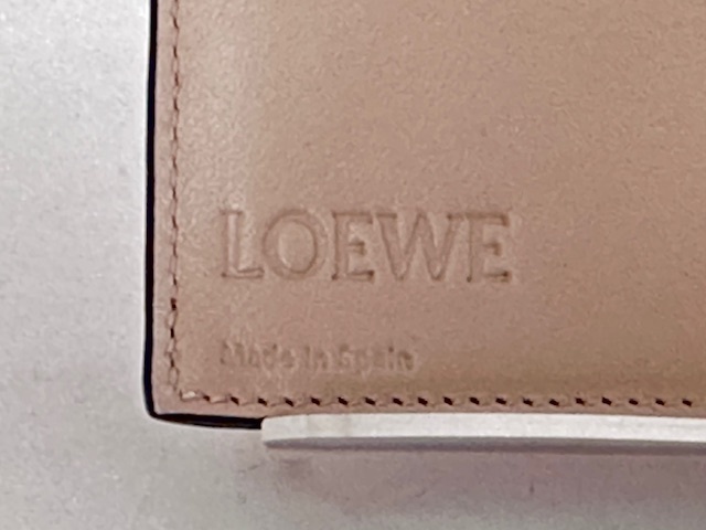 中古美品　LOEWE　ロエベ　バーティカルウォレットラージ　長財布　ピンク/ベージュ_画像9