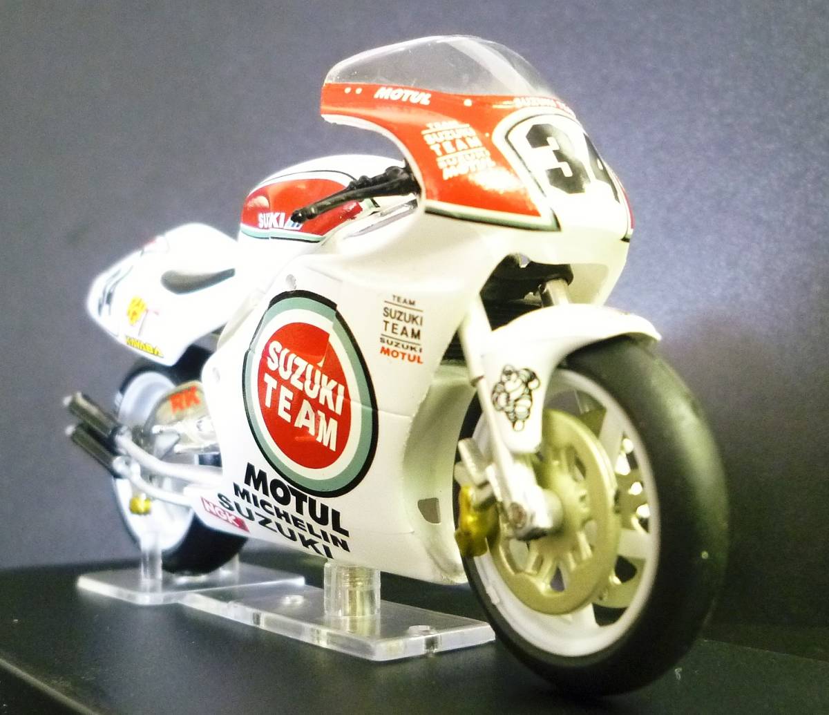 【未開封品】　1/24 スズキ RGV500 SUZUKI RGV 500 ケヴィン・シュワンツ #34 1993 MotoGP　ixo_画像8