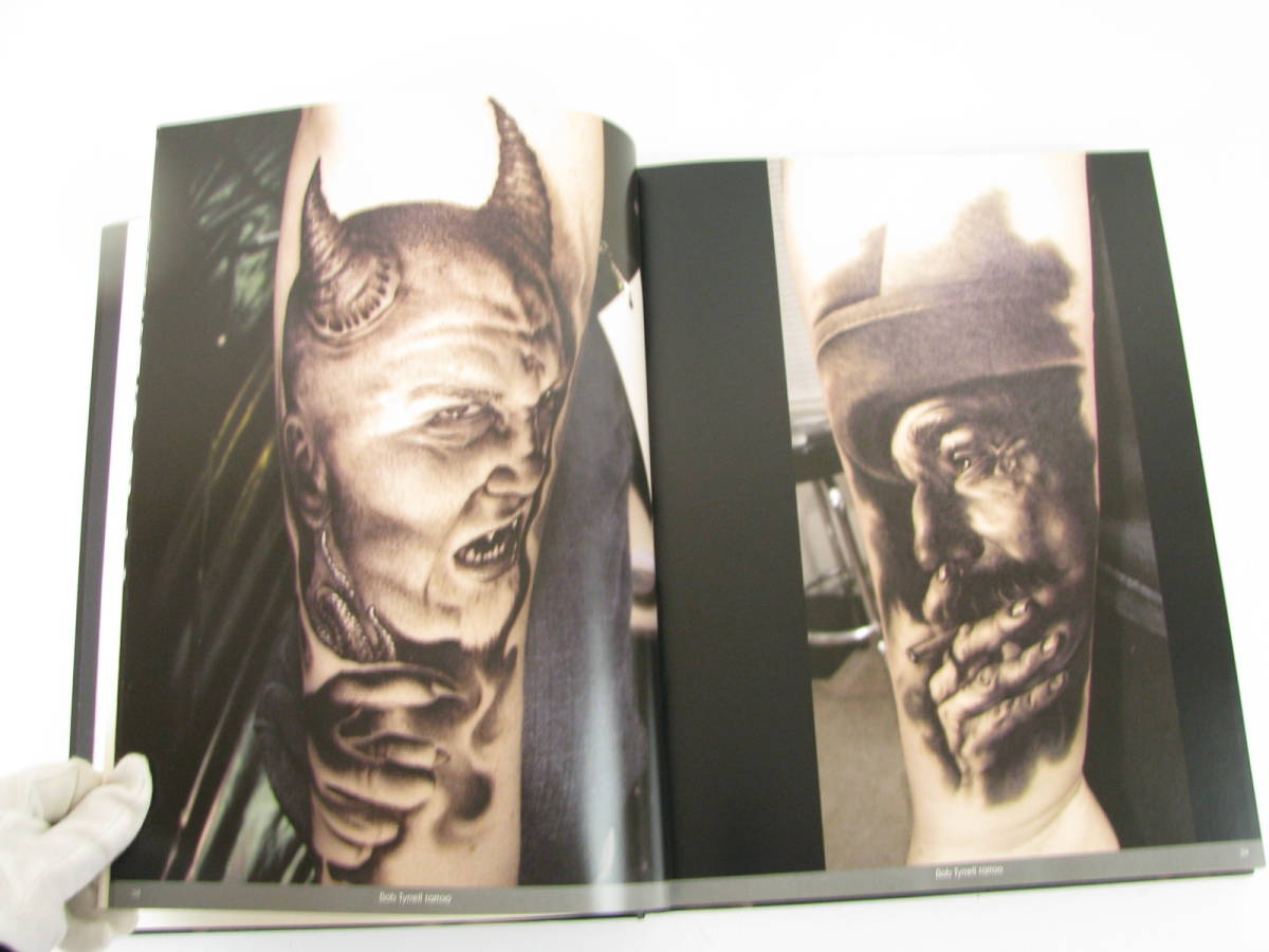 洋書 BLACK&GREY TATTOO 3 FROM STREET ART TO FINE ART 刺青 タトゥー TATTOO 写真集 - アート 写真 洋書 BLACK&GREY TATTOO 3 FROM STREET ART TO FINE ART 刺青 タトゥー TATTOO 写真集 - アート 写真