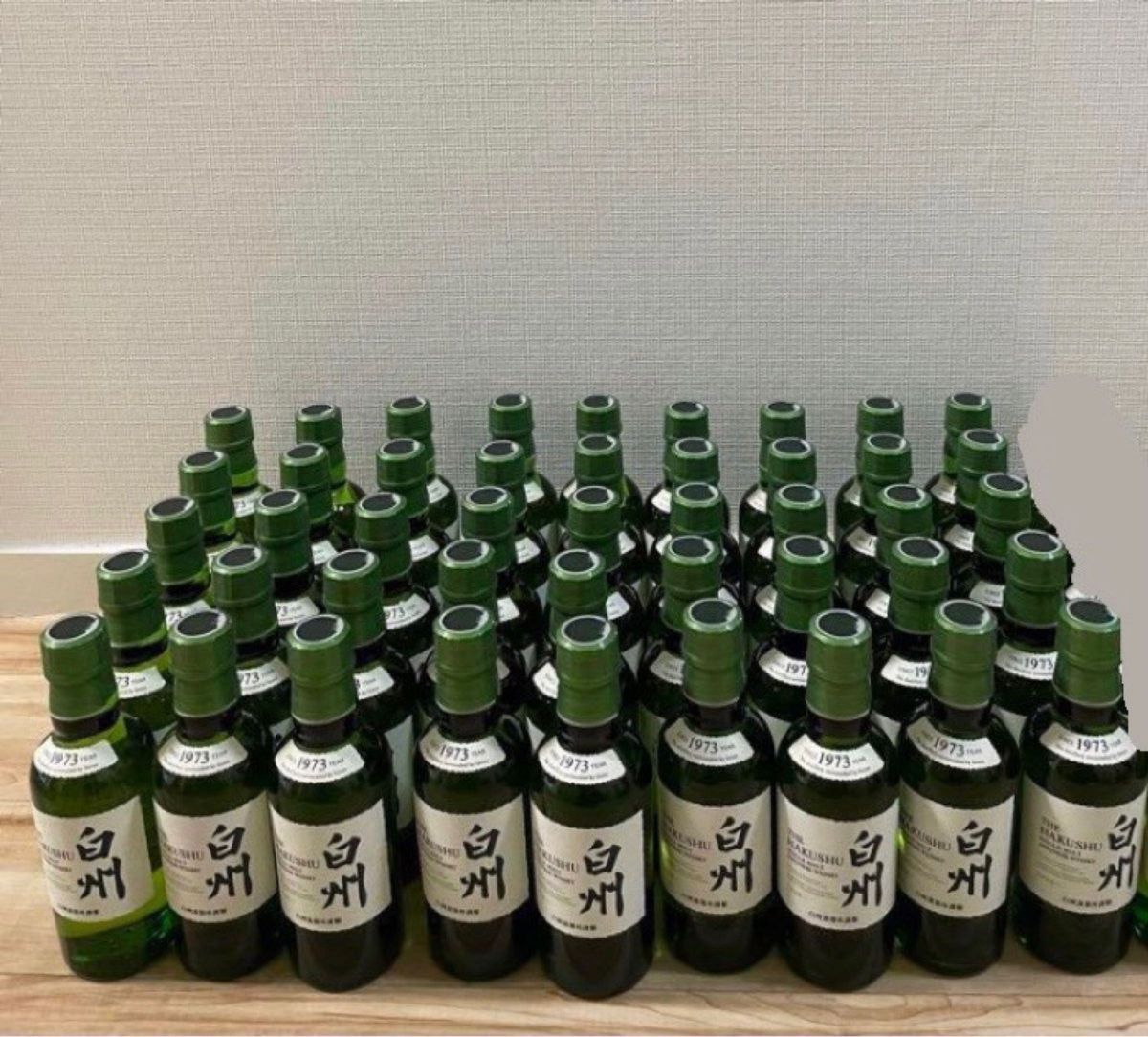 サントリー 白州 ミニボトル 180ml 45本 セット 新品未開封 未開 サントリー 白州 ミニボトル 180ml 45本 セット 新品未開封 未開