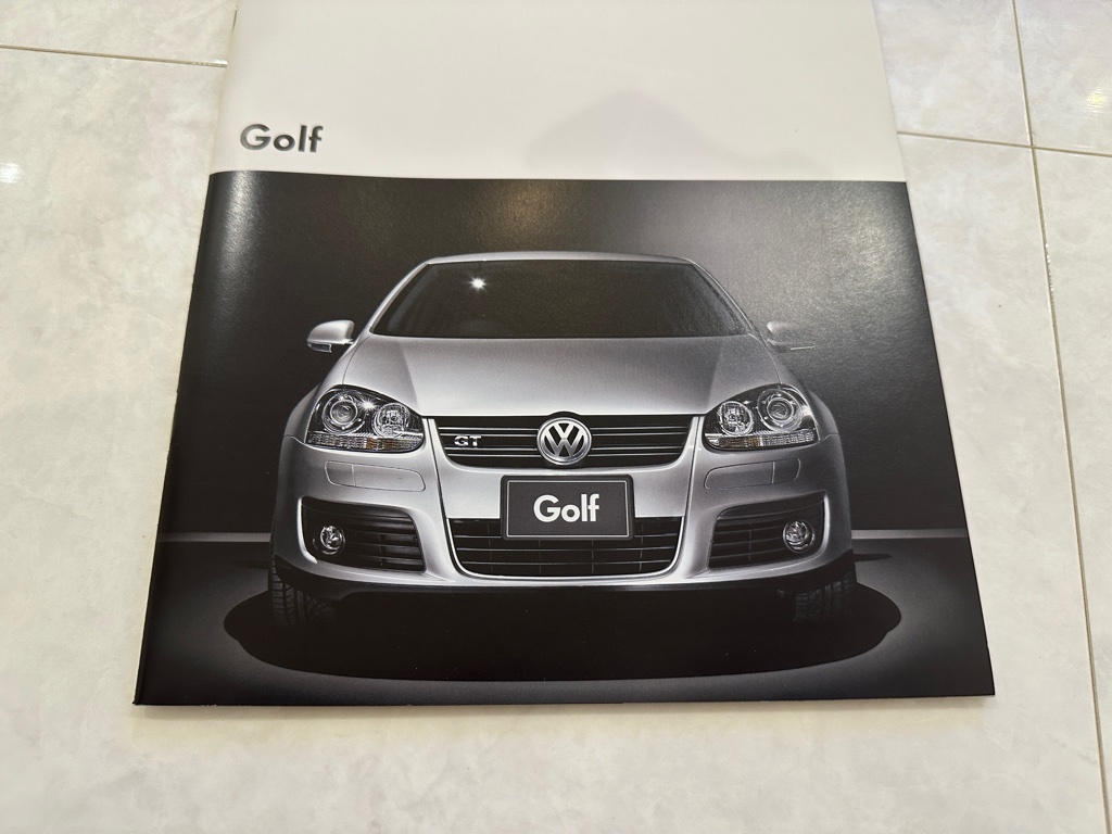 ☆ フォルクスワーゲン Golf カタログ　42ページ　VOLKSWAGEN E/GLi/GT TSI/GTI/GTX☆_画像1