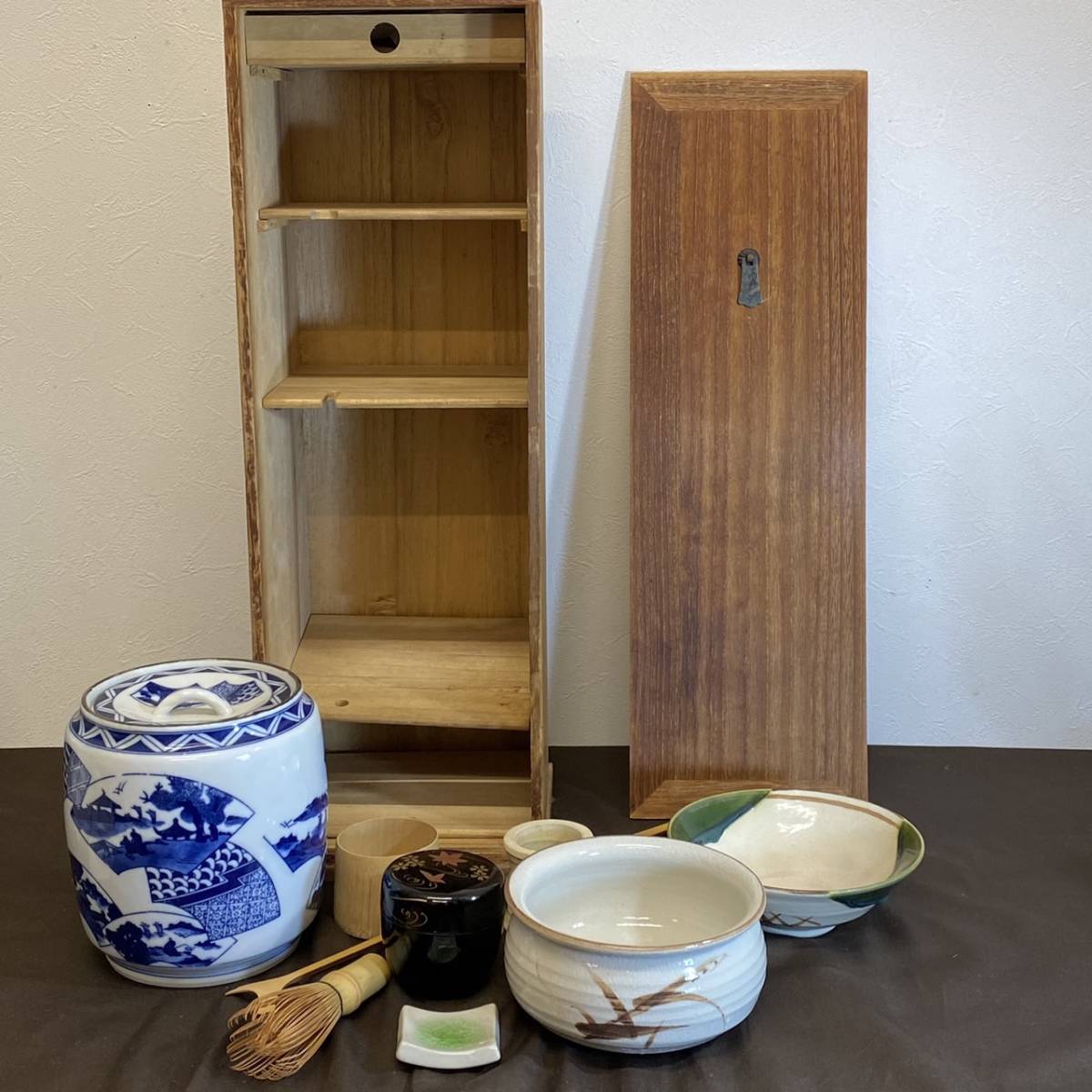 【MH-5659】中古品 茶道具 セット 木箱入り 道具一式 茶道 茶碗 棗 柄杓 など 茶道 まとめ アンティーク_画像2