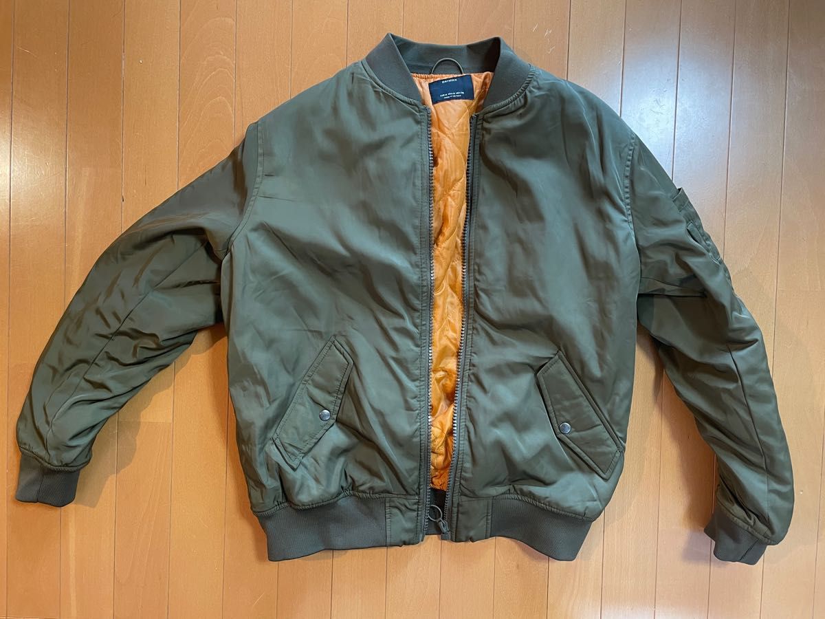希少 ベルシュカ Bershka メンズM ミリタリージャケット 美品