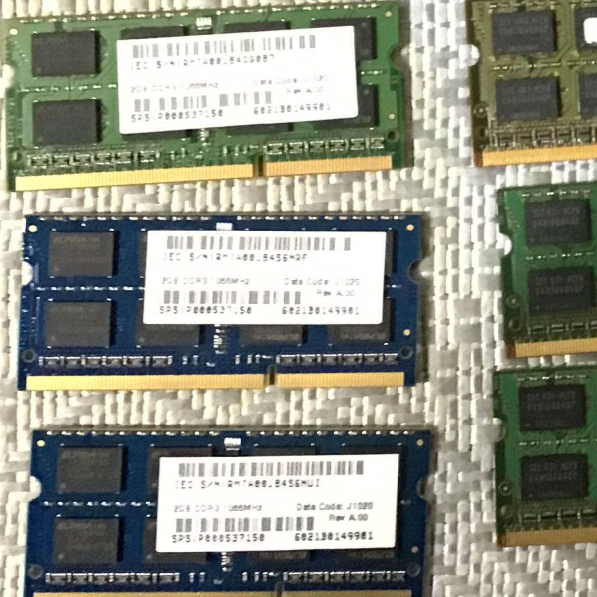 ノートPC用メモリ2GB 2Rx8 PC3-8500S DDR3-1066 SO-DIMM 1.5v　204ピン 中古美品 