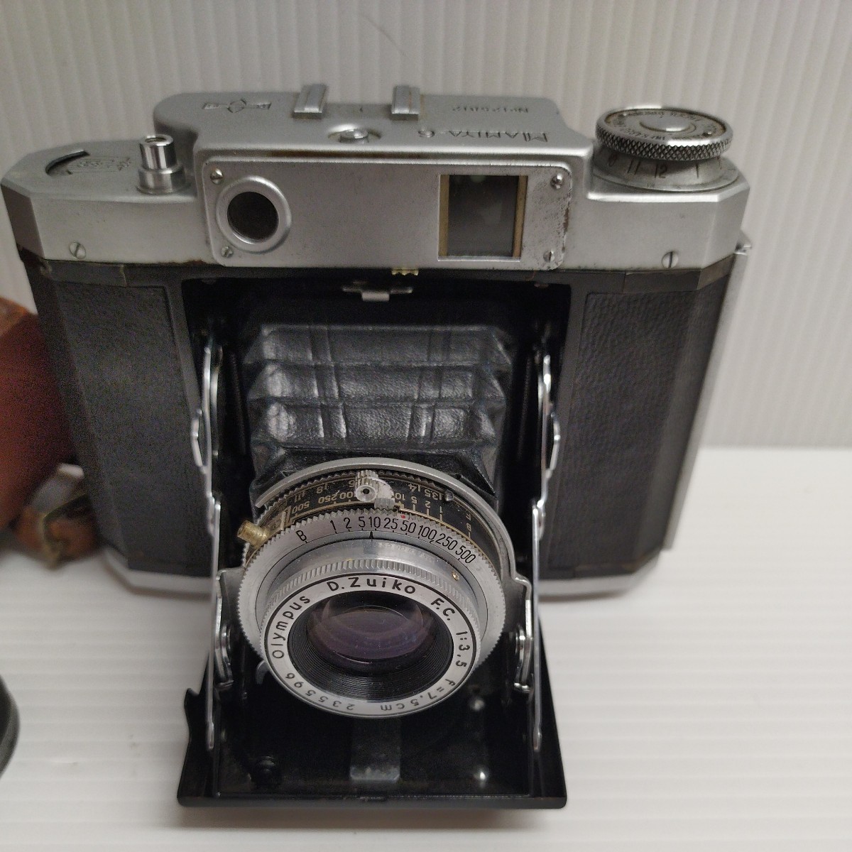 NA★1円〜保管品 MAMIYA マミヤ MAMIYA-6 蛇腹 フィルムカメラ 1:3.5 7.5cm ケース入り 動作未確認_画像2